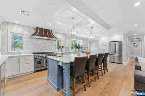 425 Clinton Avenue Wyckoff NJ 07481