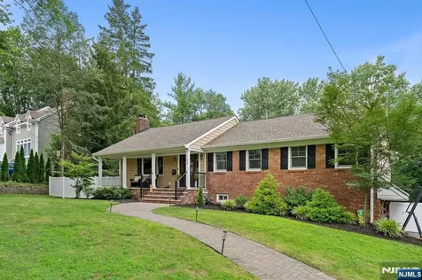 425 Clinton Avenue Wyckoff NJ 07481