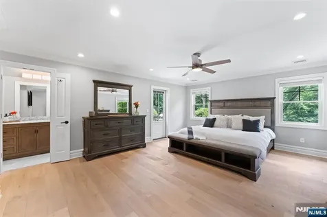 425 Clinton Avenue Wyckoff NJ 07481