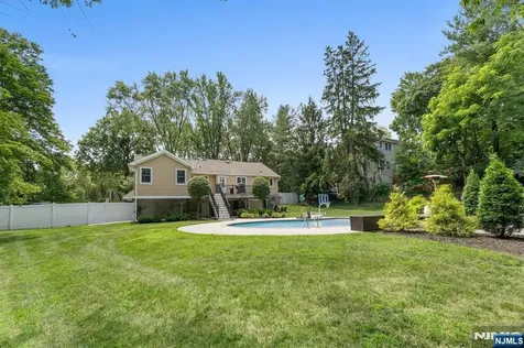 425 Clinton Avenue Wyckoff NJ 07481