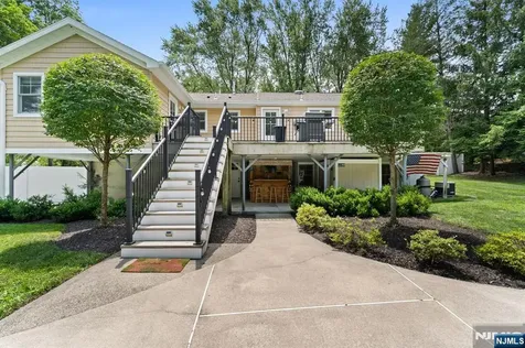 425 Clinton Avenue Wyckoff NJ 07481