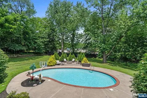 425 Clinton Avenue Wyckoff NJ 07481