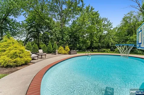 425 Clinton Avenue Wyckoff NJ 07481
