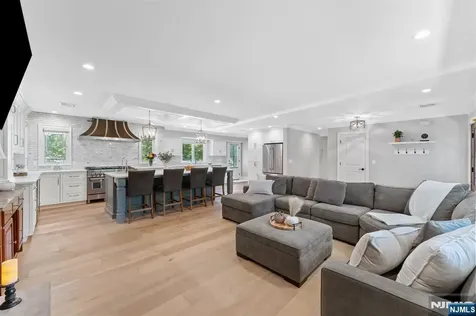 425 Clinton Avenue Wyckoff NJ 07481