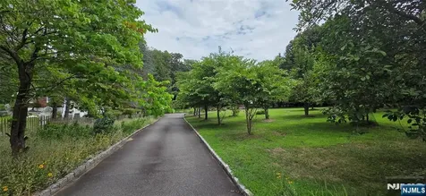 10 Paris Avenue Rockleigh NJ 07647