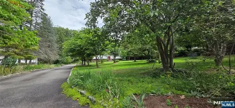 10 Paris Avenue Rockleigh NJ 07647