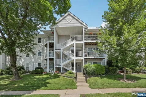 530 Holly Court Mahwah NJ 07430