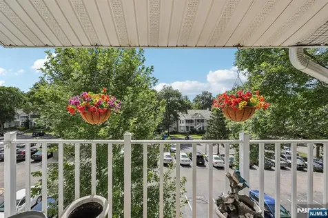 530 Holly Court Mahwah NJ 07430