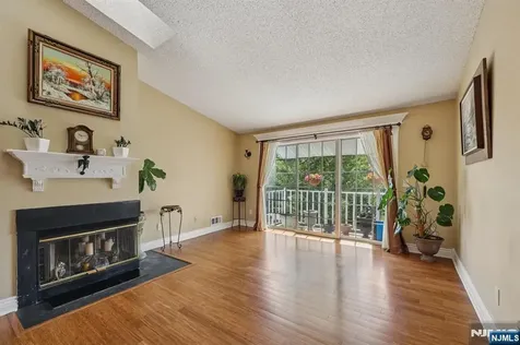530 Holly Court Mahwah NJ 07430
