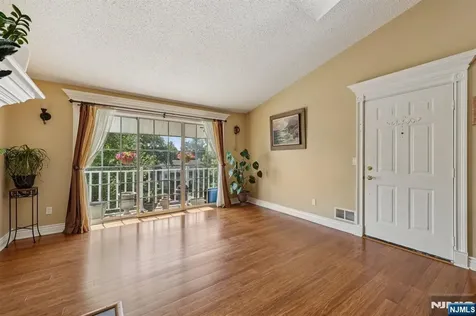 530 Holly Court Mahwah NJ 07430