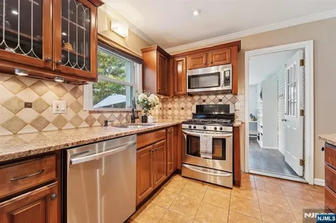 111 Thornbury Avenue Glen Rock NJ 07452