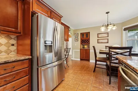 111 Thornbury Avenue Glen Rock NJ 07452