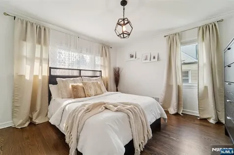 111 Thornbury Avenue Glen Rock NJ 07452