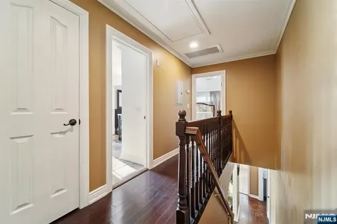111 Thornbury Avenue Glen Rock NJ 07452