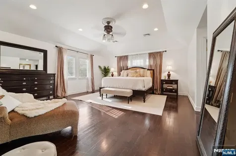 111 Thornbury Avenue Glen Rock NJ 07452