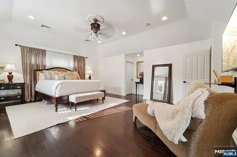 111 Thornbury Avenue Glen Rock NJ 07452