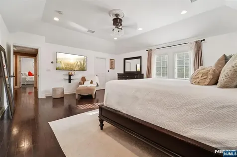 111 Thornbury Avenue Glen Rock NJ 07452
