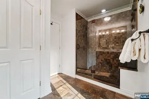 111 Thornbury Avenue Glen Rock NJ 07452