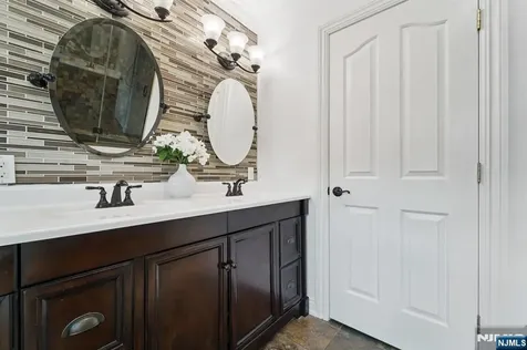 111 Thornbury Avenue Glen Rock NJ 07452