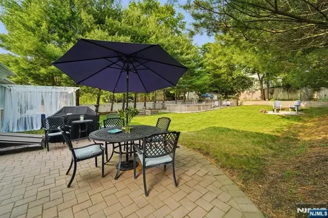 111 Thornbury Avenue Glen Rock NJ 07452
