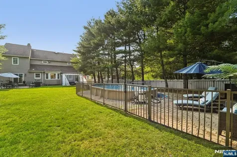 111 Thornbury Avenue Glen Rock NJ 07452