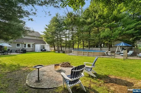 111 Thornbury Avenue Glen Rock NJ 07452