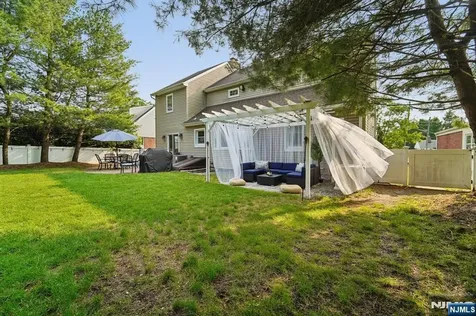 111 Thornbury Avenue Glen Rock NJ 07452
