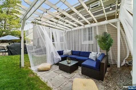 111 Thornbury Avenue Glen Rock NJ 07452