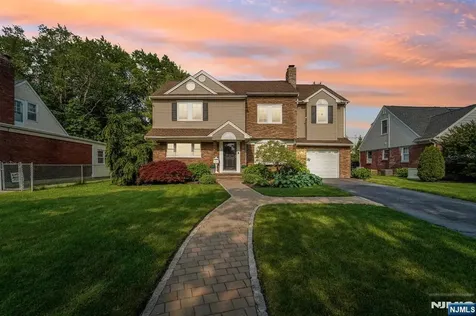 111 Thornbury Avenue Glen Rock NJ 07452