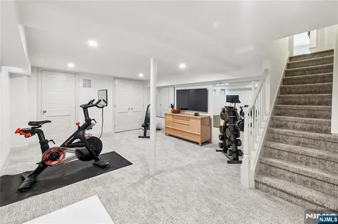 221 Avondale Road Ridgewood NJ 07450