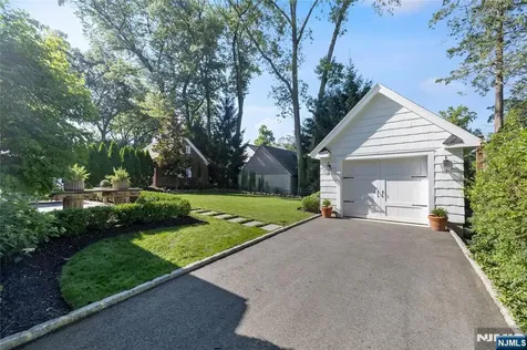 221 Avondale Road Ridgewood NJ 07450