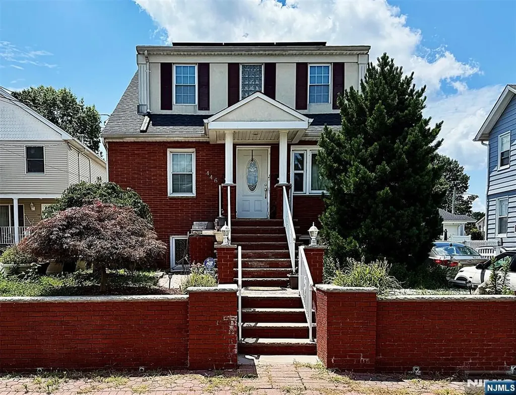 446 Post Avenue Lyndhurst NJ 07071