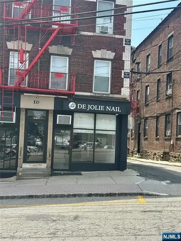 10 Hilliard Avenue Edgewater NJ 07020