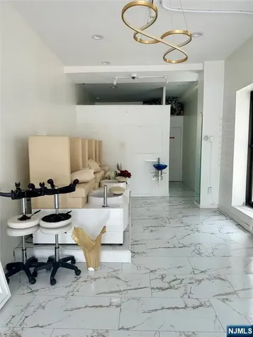 10 Hilliard Avenue Edgewater NJ 07020