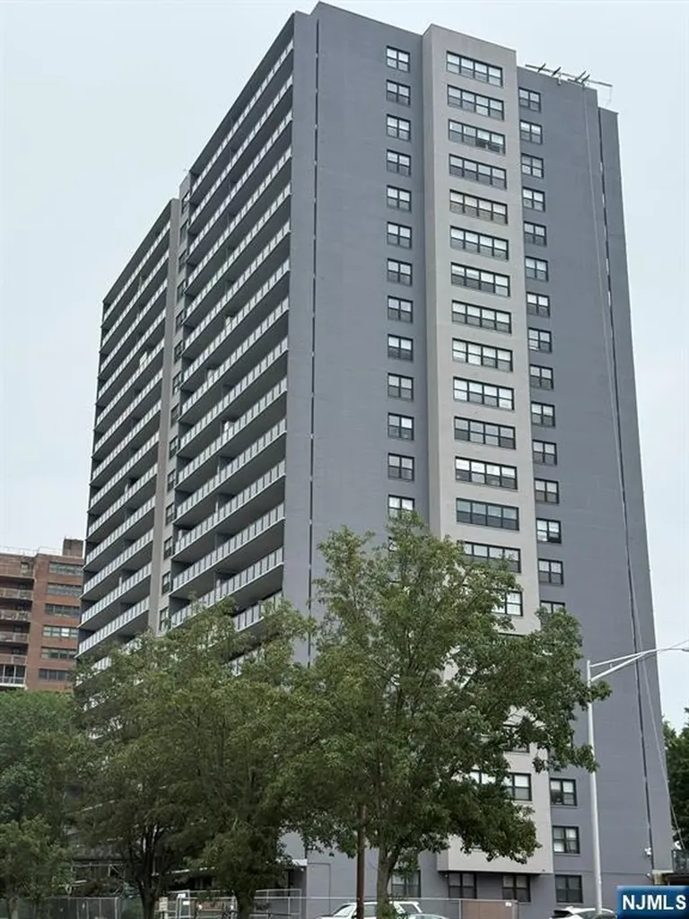 285 Aycrigg Avenue Passaic NJ 07055