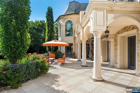 31 Rio Vista Drive Alpine NJ 07620