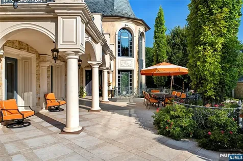31 Rio Vista Drive Alpine NJ 07620