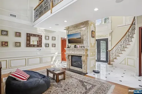 100 Johnson Court Closter NJ 07624