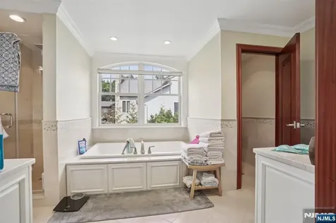 100 Johnson Court Closter NJ 07624