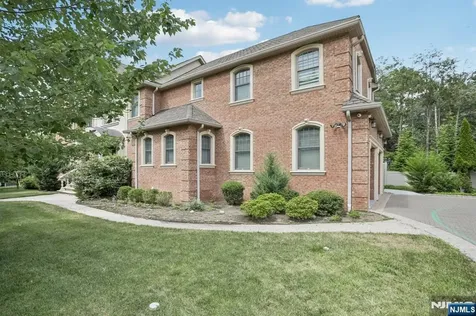 100 Johnson Court Closter NJ 07624