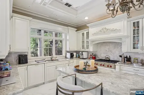 100 Johnson Court Closter NJ 07624