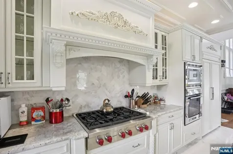 100 Johnson Court Closter NJ 07624