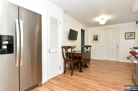 28 Malcolm Street Waldwick NJ 07463