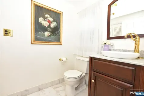28 Malcolm Street Waldwick NJ 07463