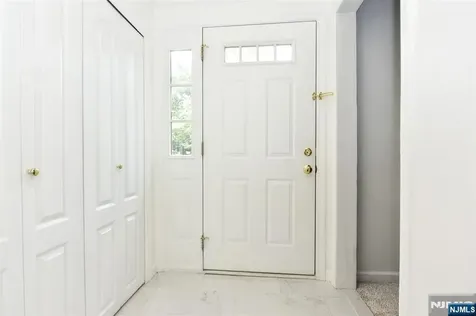28 Malcolm Street Waldwick NJ 07463