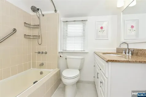 28 Malcolm Street Waldwick NJ 07463