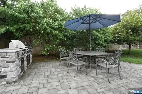 28 Malcolm Street Waldwick NJ 07463