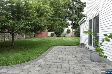 28 Malcolm Street Waldwick NJ 07463