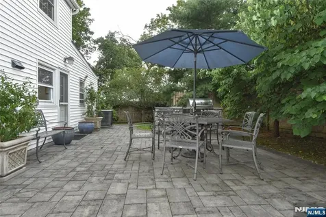 28 Malcolm Street Waldwick NJ 07463