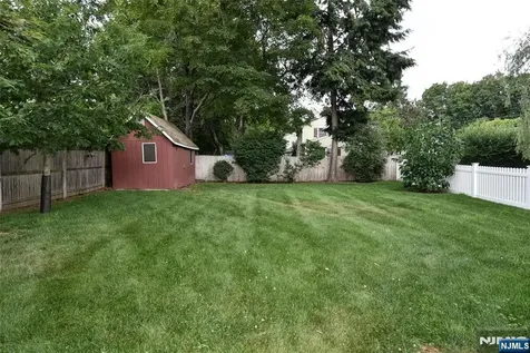 28 Malcolm Street Waldwick NJ 07463